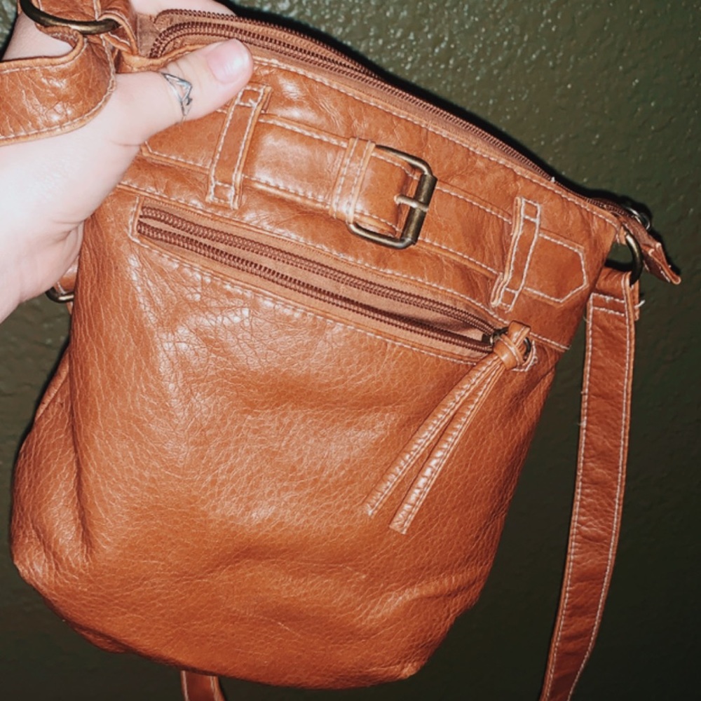 Basic crossbody purse
